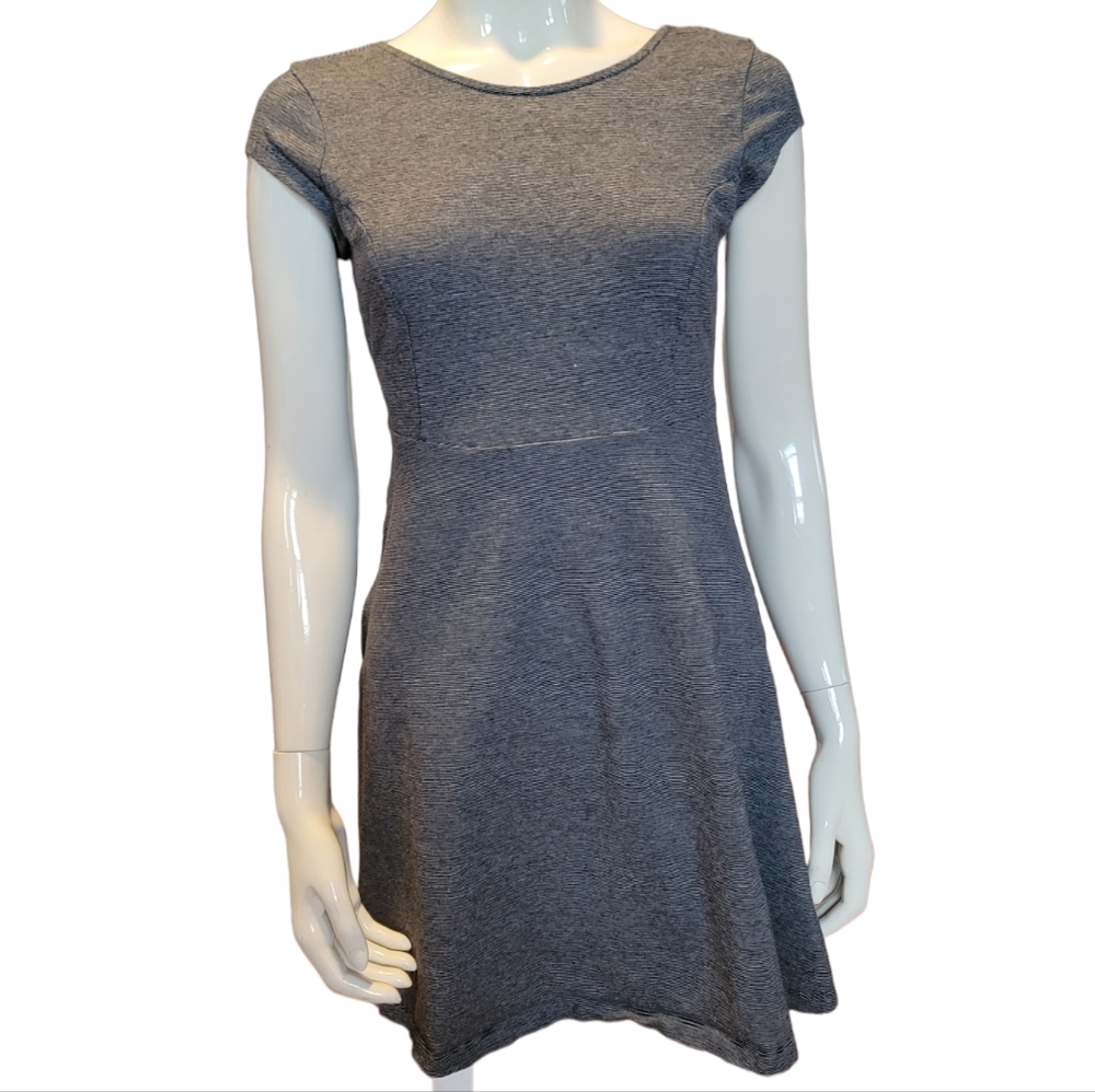 size small charcoal gray Old Navy dress